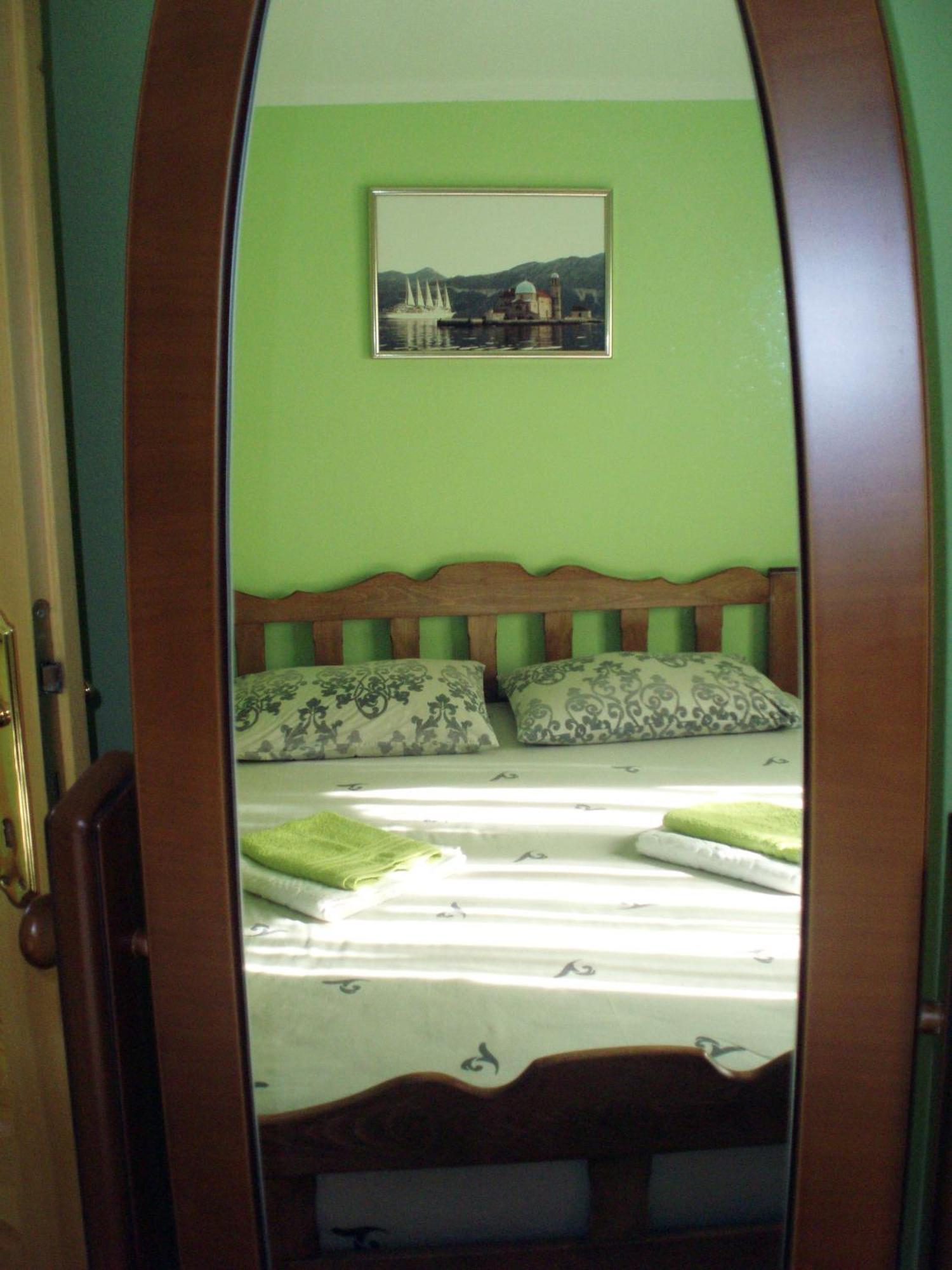Djurovic Apartments Montenegro Kotor Bagian luar foto