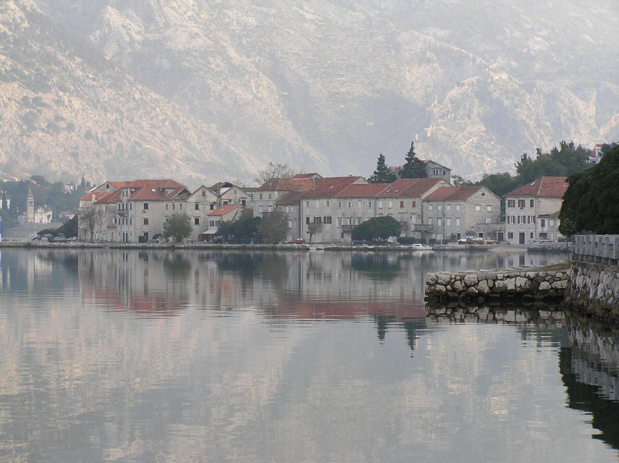Djurovic Apartments Montenegro Kotor Bagian luar foto