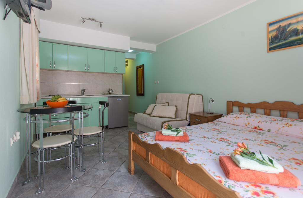 Djurovic Apartments Montenegro Kotor Bagian luar foto