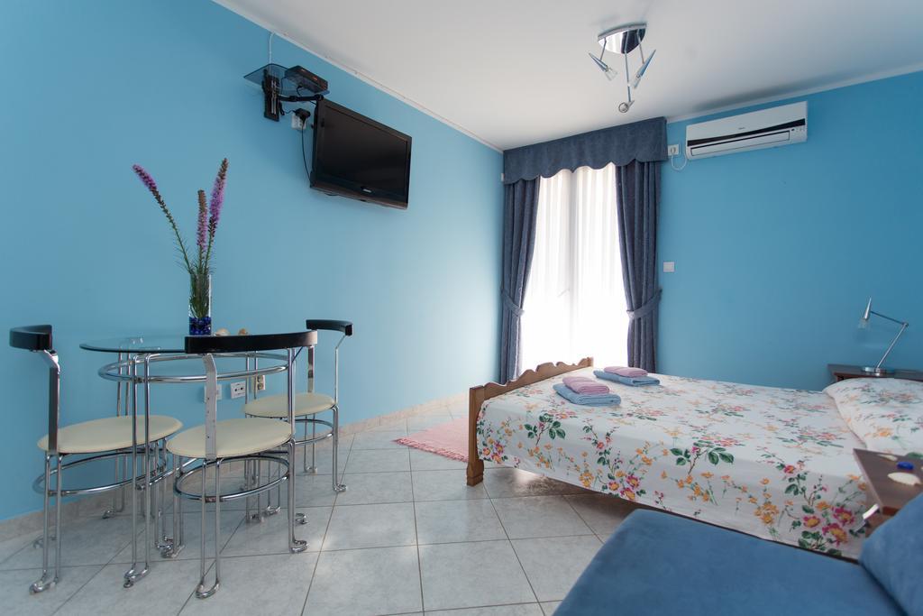 Djurovic Apartments Montenegro Kotor Bagian luar foto