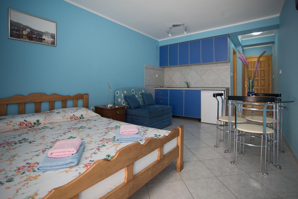 Djurovic Apartments Montenegro Kotor Bagian luar foto