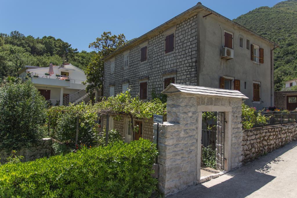 Djurovic Apartments Montenegro Kotor Bagian luar foto