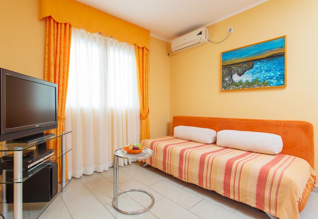 Djurovic Apartments Montenegro Kotor Bagian luar foto