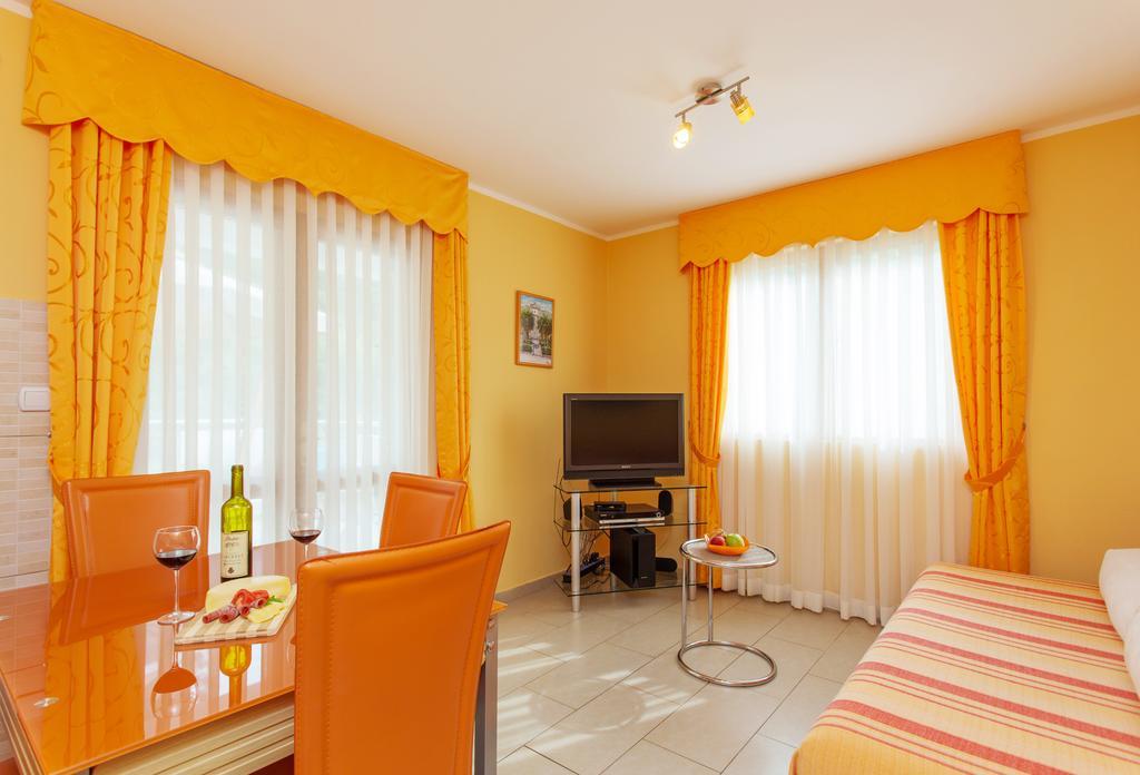 Djurovic Apartments Montenegro Kotor Bagian luar foto