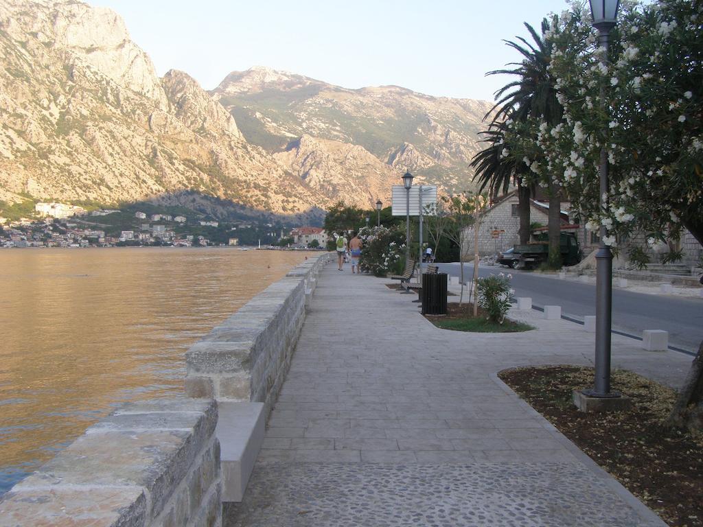 Djurovic Apartments Montenegro Kotor Bagian luar foto